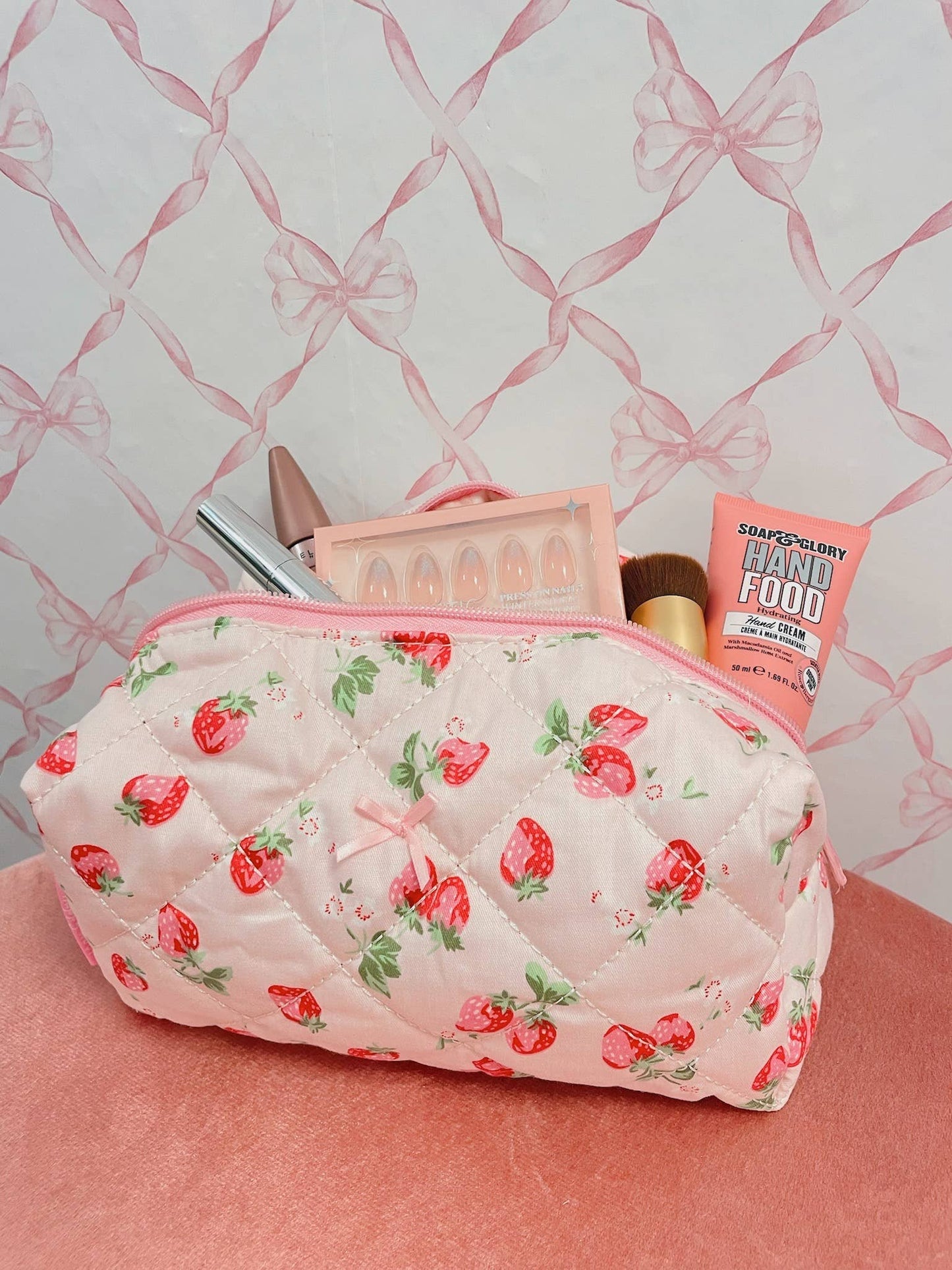 Niña Fresa Makeup Bag