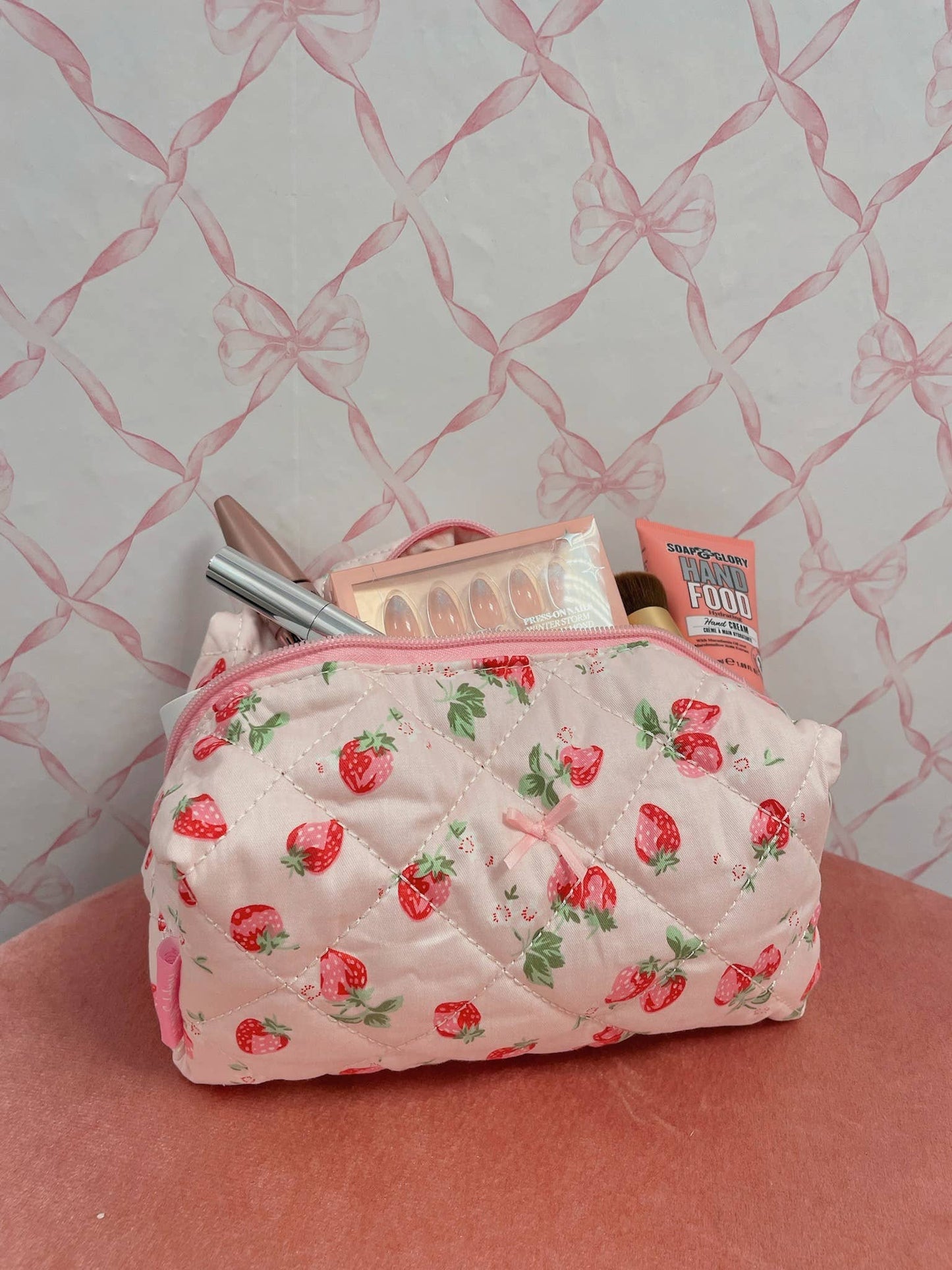 Niña Fresa Makeup Bag