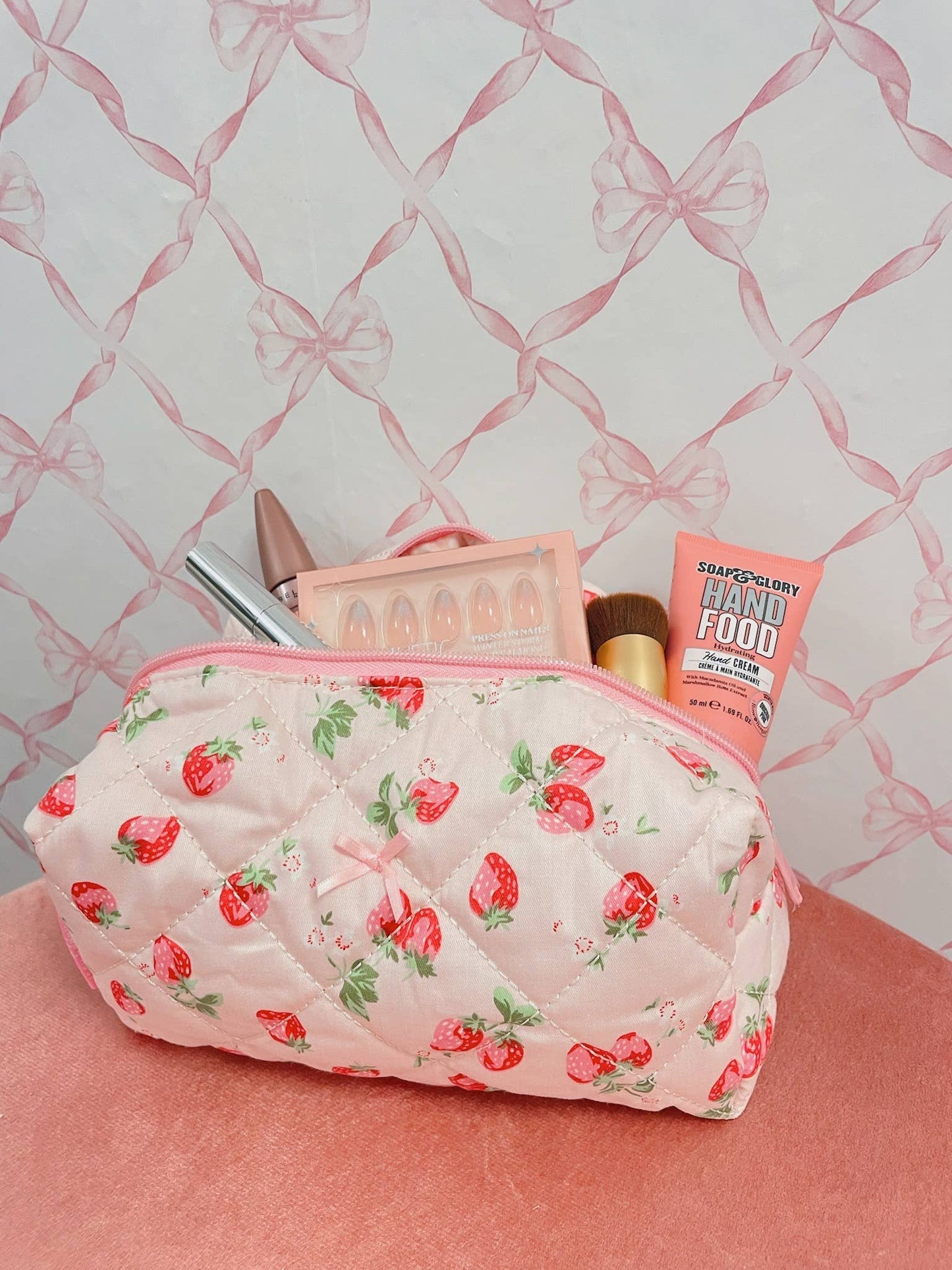 Niña Fresa Makeup Bag