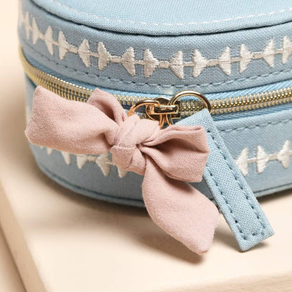 All Kinds of Amazing Oval Jewelry Case