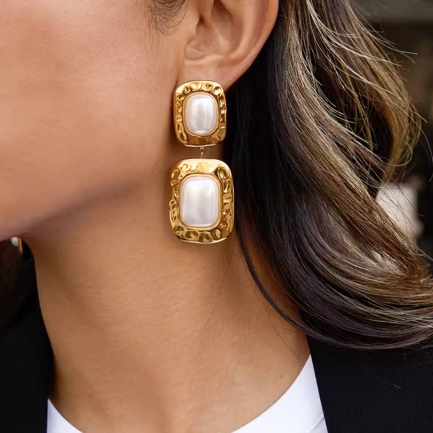 La Pelegrina Earrings