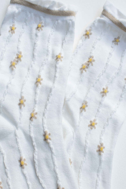 Wavy Daisy Socks