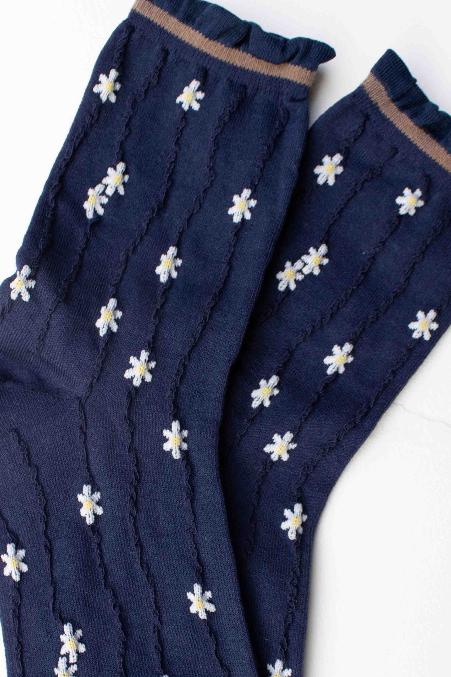 Wavy Daisy Socks