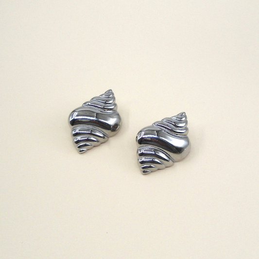 Slipper Conch Studs